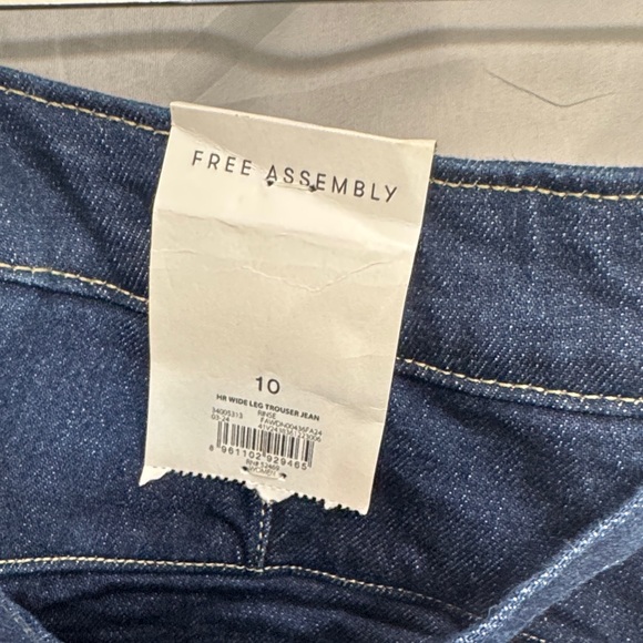 High-Rise Wide Leg Denim Jeans in Dark Blue with Tie Waist - Picture 4 of 15